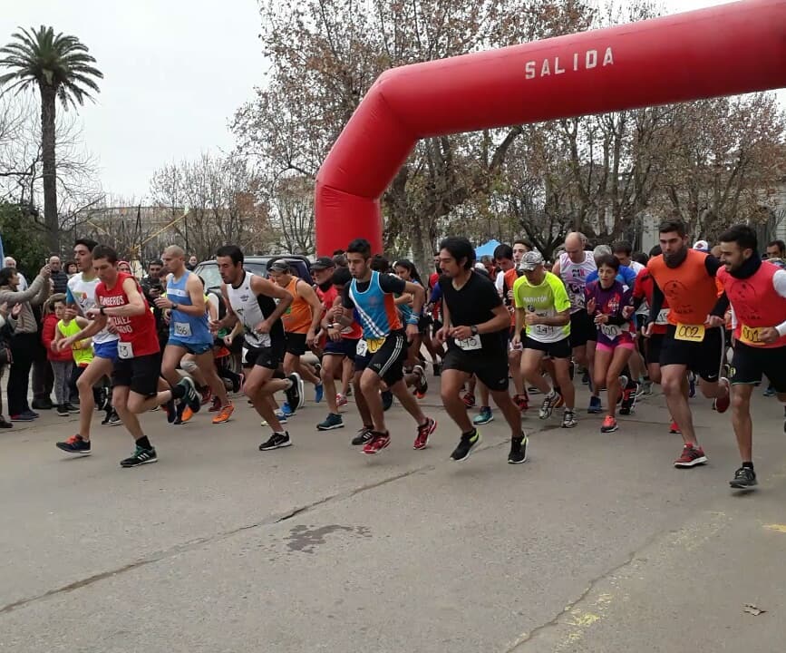 Alberto Cequeria se quedó con el 2º puesto en una competencia de ateltismo en Pehuajó