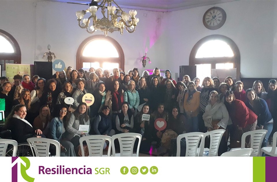 Se realizó con éxito la capacitación en liderazgo femenino y economía digital "Ella Aprende-Ella Emprende"