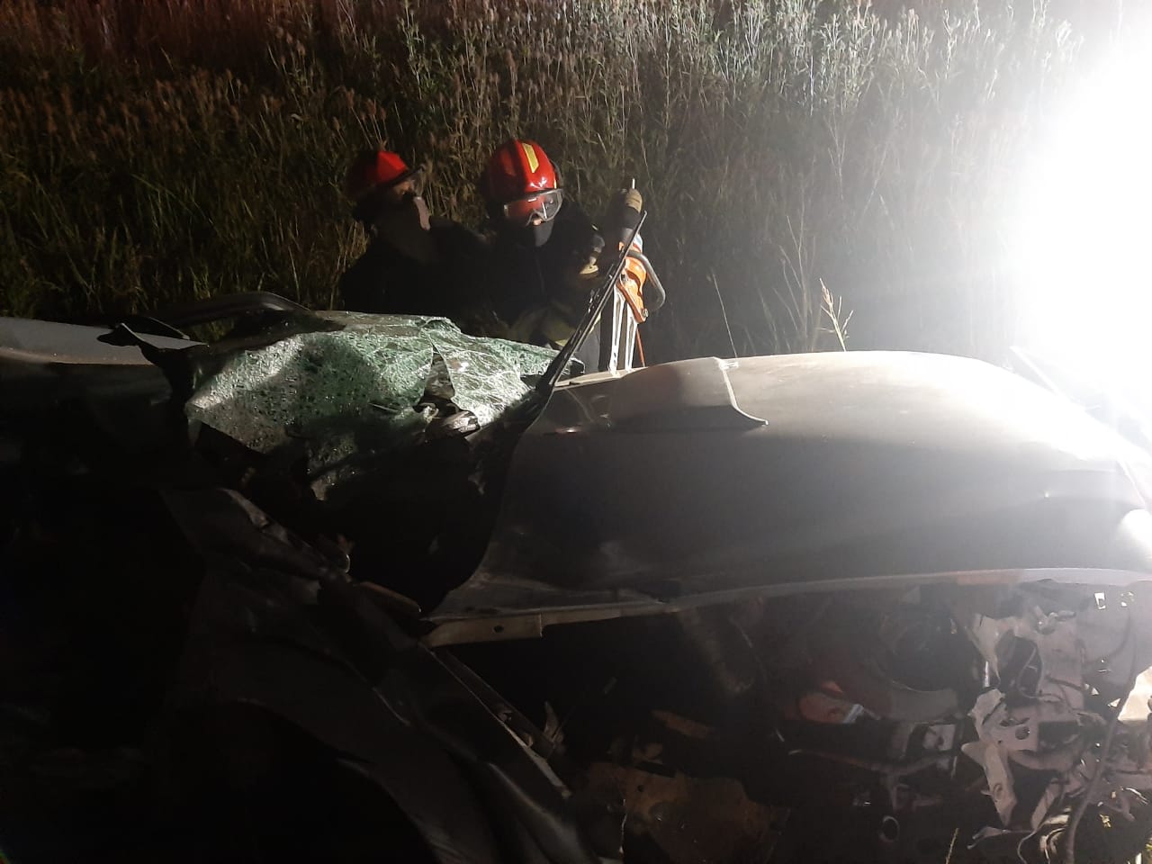 Accidente fatal entre una camioneta y un camión en la Ruta 50