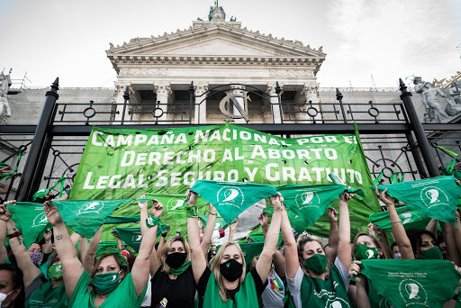 Aborto legal: el proyecto de ley obtuvo media sanción en diputados y ahora resta su aprobación final en el senado