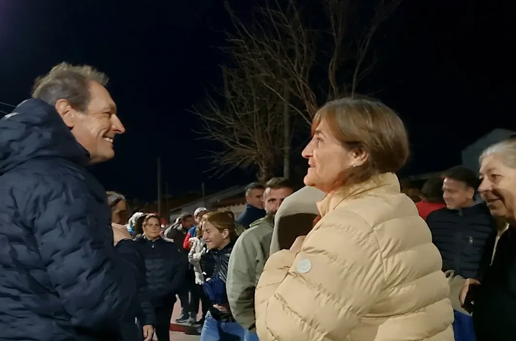 Stadnik inauguró 12 cuadras de aslfato y luz led en el Barrio Butazzoni