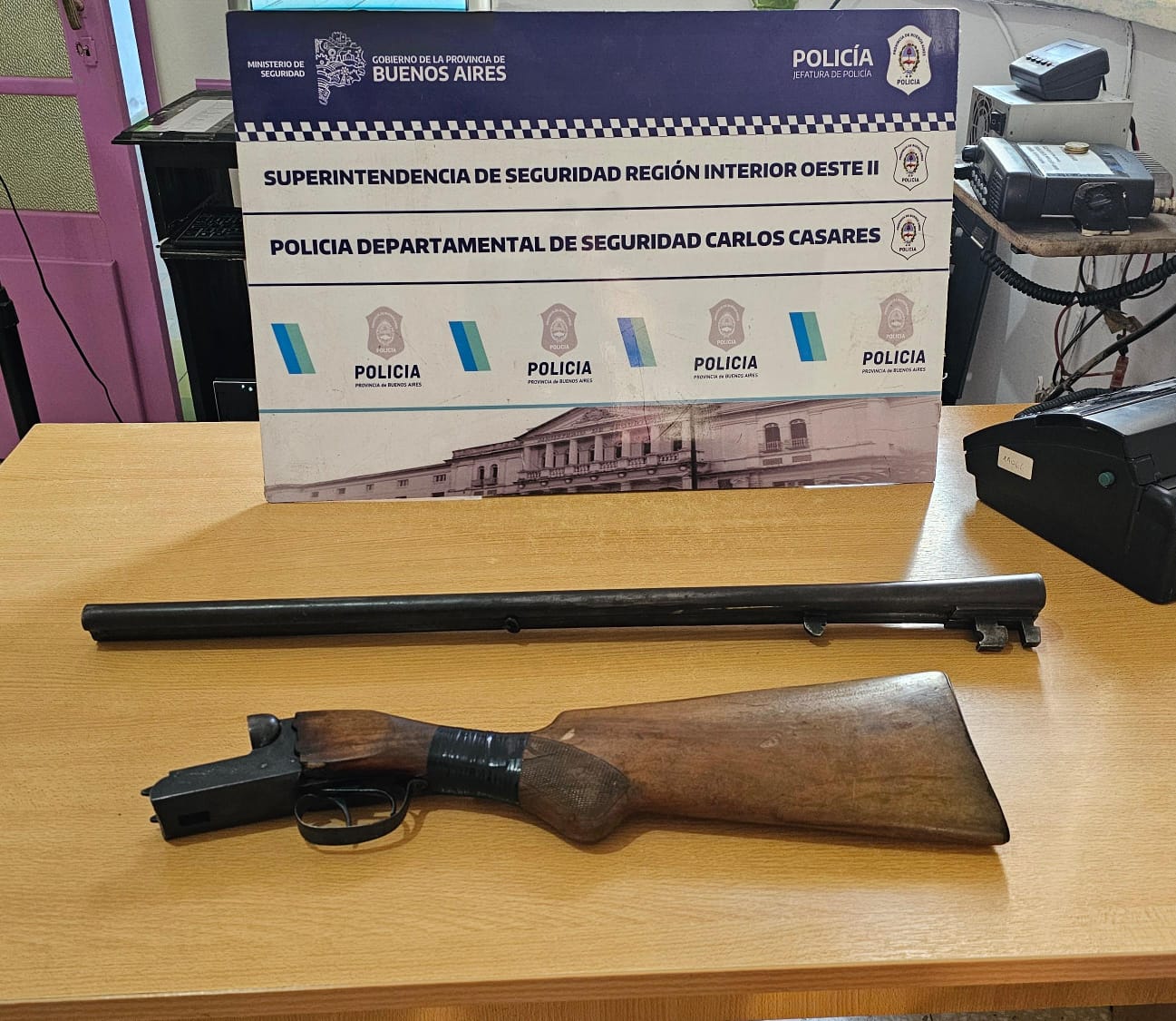 Rompió la perimetral, fue allanado y le encontraron una escopeta