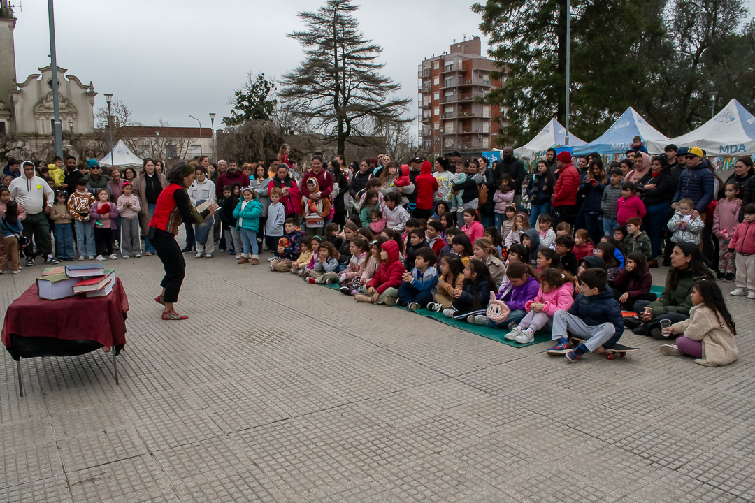 La Plaza San Martín se llenó de alegría y risas para festejar el Día de ...
