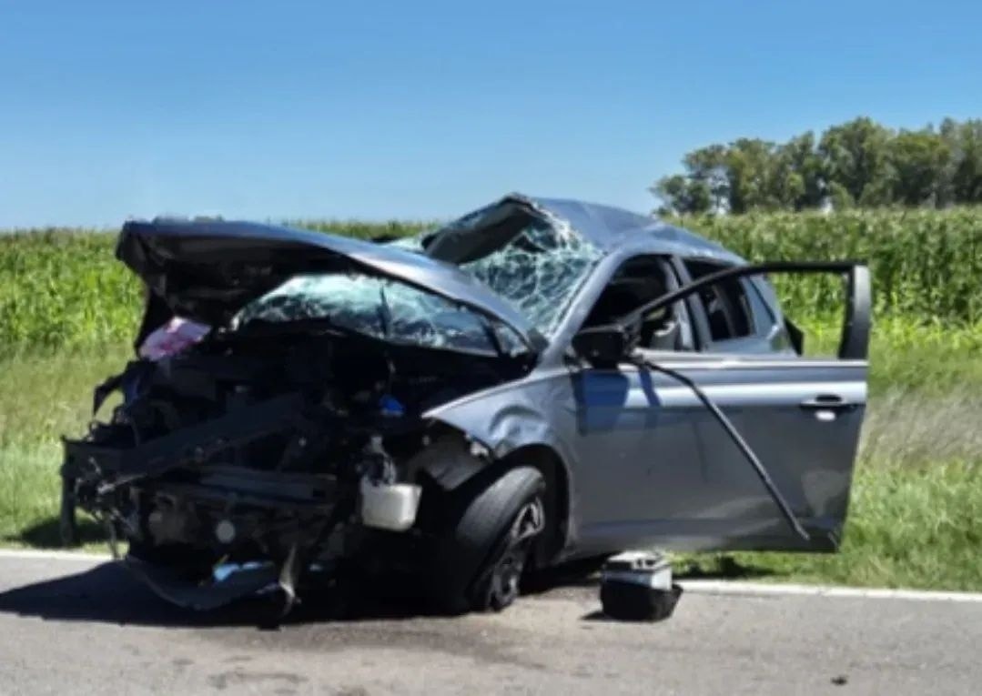 Choque y vuelco en la Ruta 33: dos personas asistidas sin heridas ...