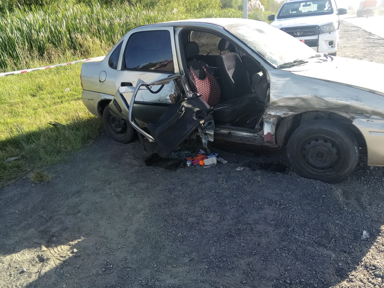 Choque entre un auto y una camioneta en Ruta 5 dejó tres personas con lesiones leves