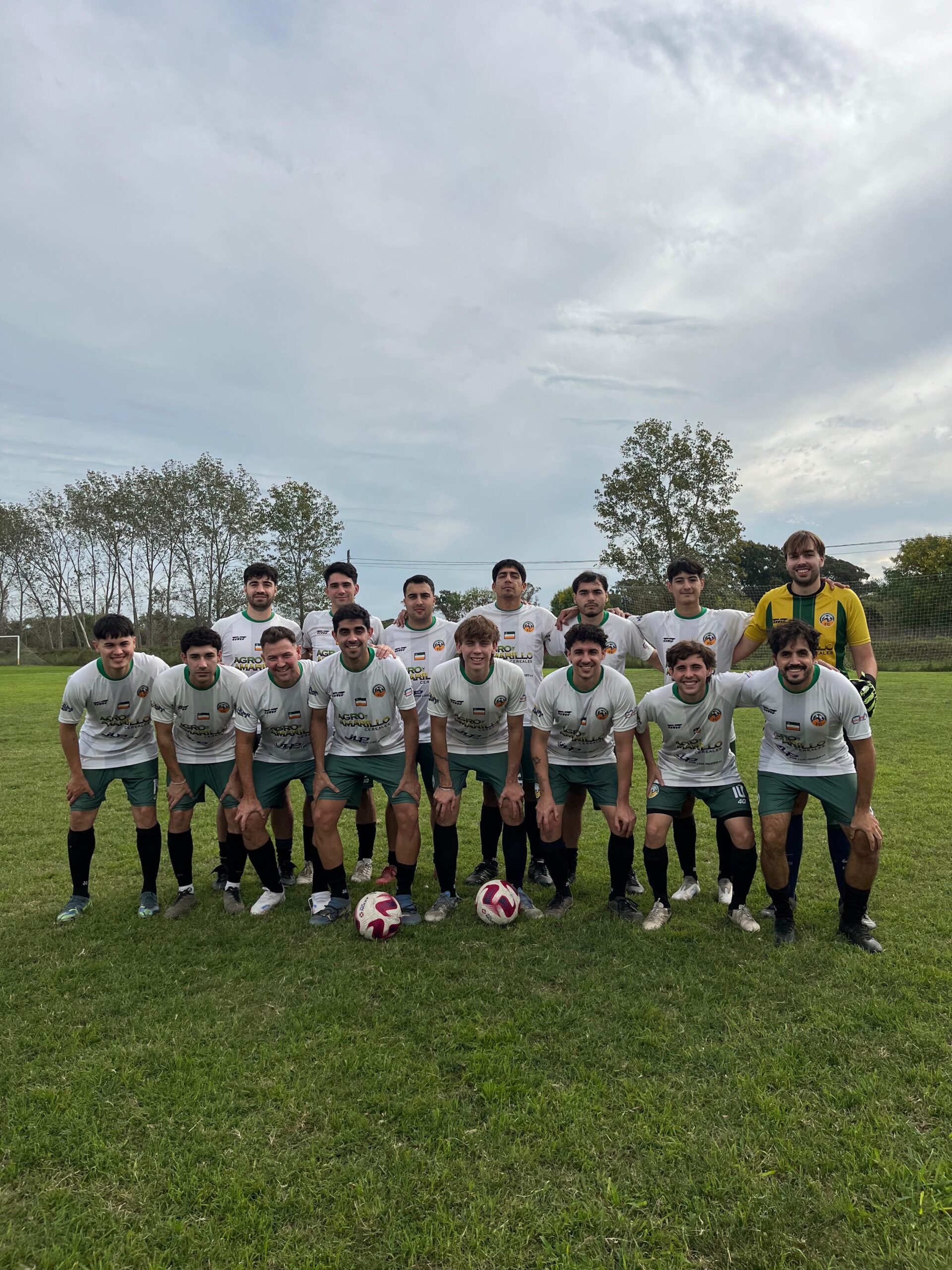 Dos de tres para Carlosca en un nuevo finde de fútbol en La Plata