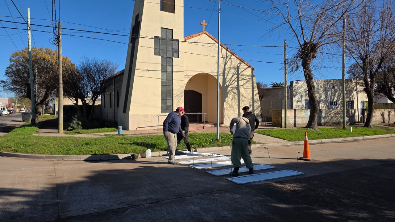 Renovaron la señalización vial en la esquina de Lavalle y Zapiola
