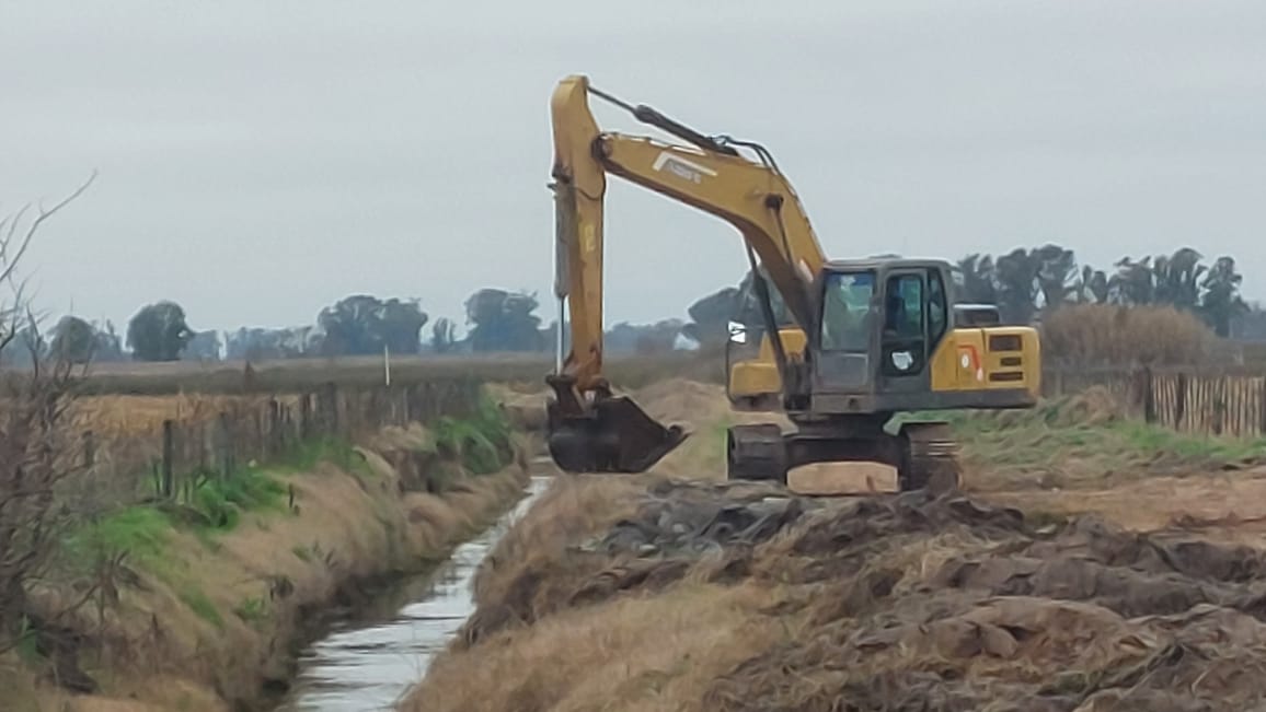 Carlos Casares avanza con el mantenimiento de canales y desagües para fortalecer la infraestructura hídrica