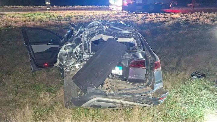 Choque en cadena en la Ruta 5: Un auto y dos camiones involucrados cerca de Uriburu