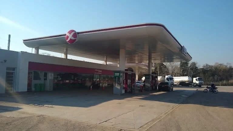 Cierra la estación de servicio Axion en Carlos Casares: cinco trabajadores despedidos y el predio sale a la venta